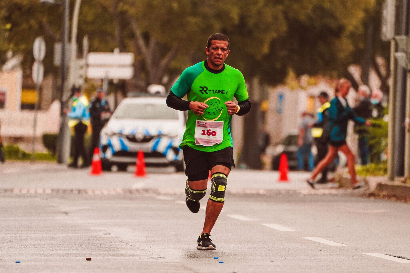 Ice therapy and supportive braces after long run discomfort