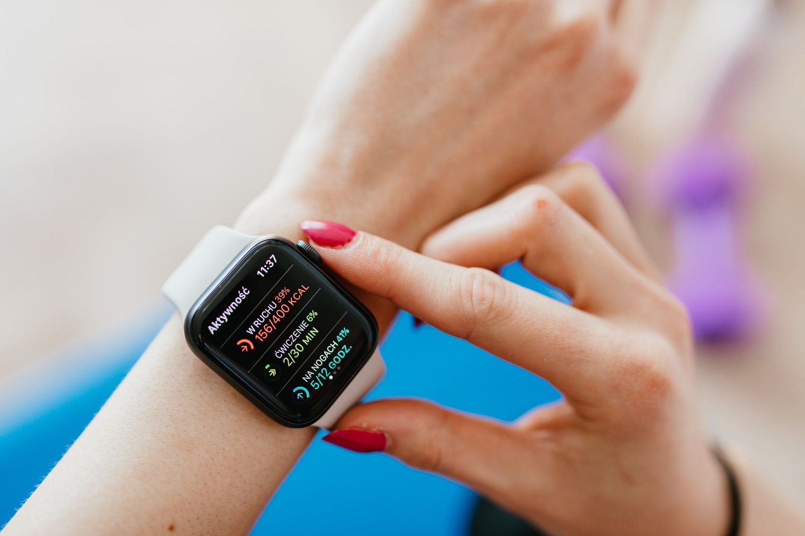 Cyclist interprets heart rate variability for effortless pacing