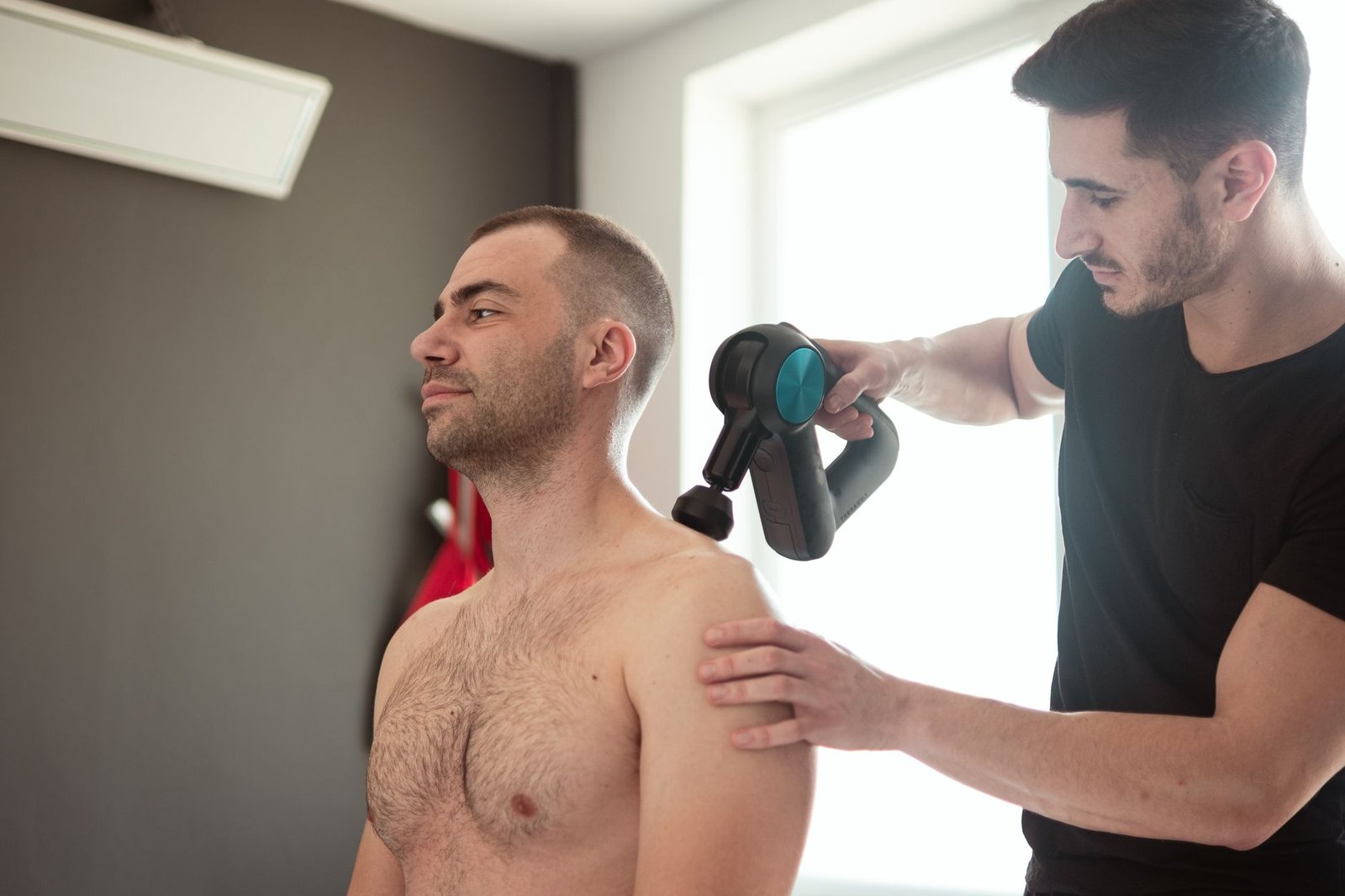 Close-up of relaxed shoulders reducing upper-body tension