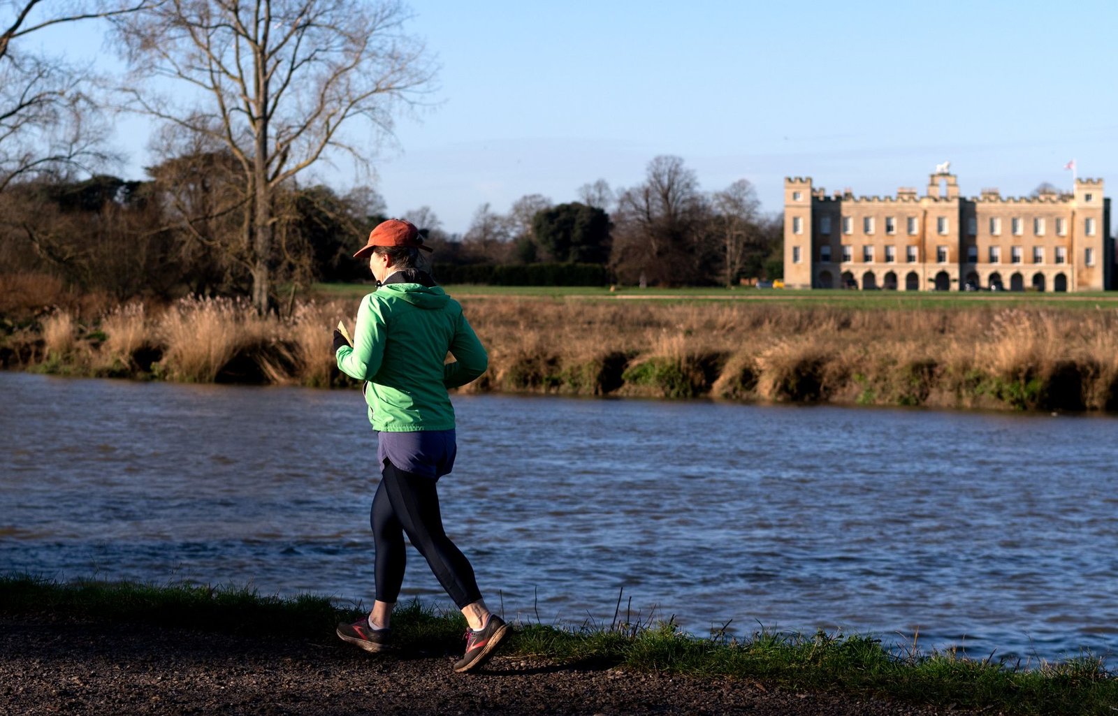 GPS smartwatch check before starting a London park run