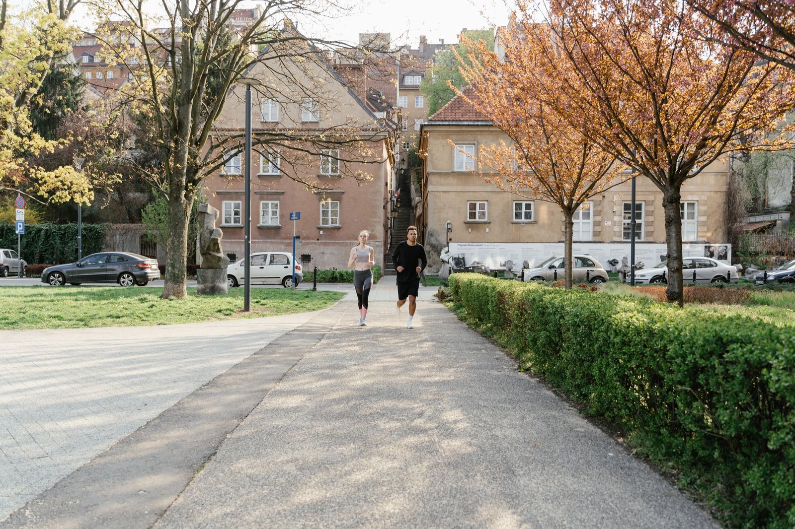Weekly walking plan on phone to stay conditioned before race