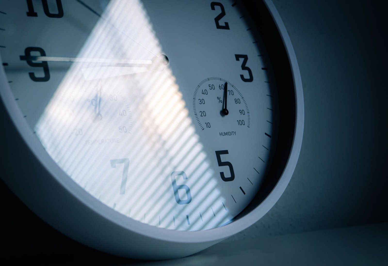 Heat readiness guide: layering, hydration, and indoor cooling