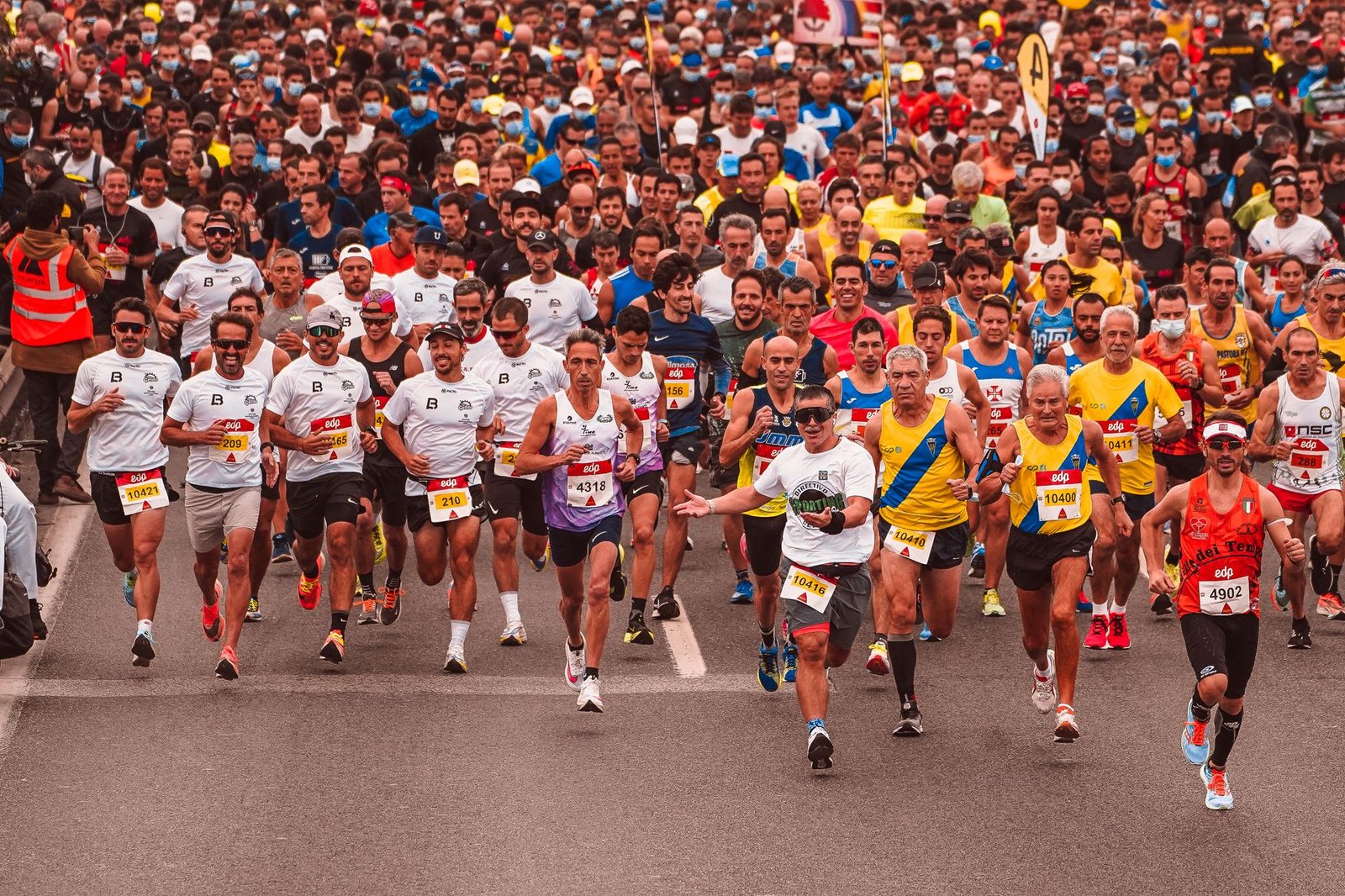 Tower Bridge scene, using landmark splits for consistent marathon speed