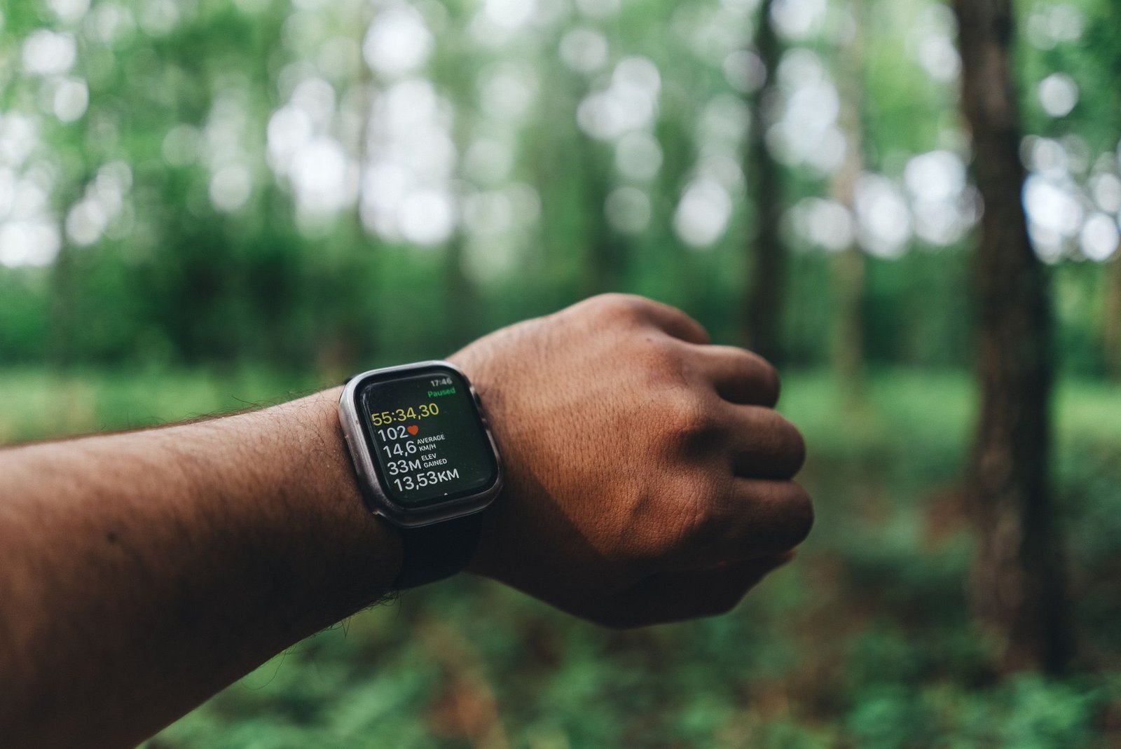 Training watch display showing heart rate zones, London morning
